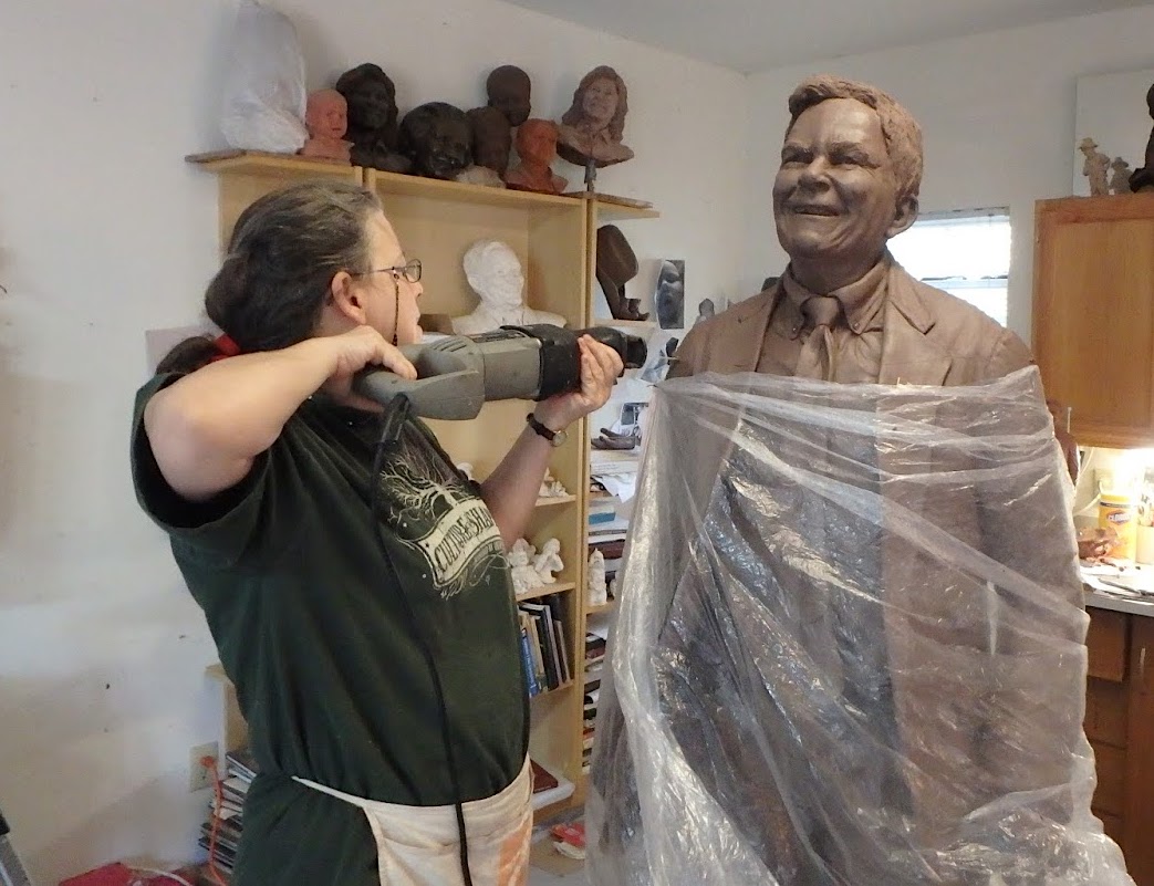 Johnturner12 Texas artist cuts apart the sculpture of John Turner.