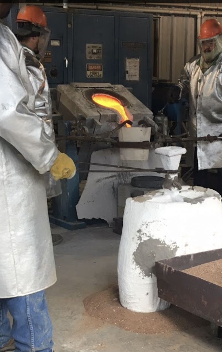 Bronze pour making a bronze and a bronze pour