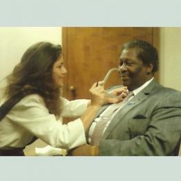 Texas artist sculpts entertainers like B.B. King