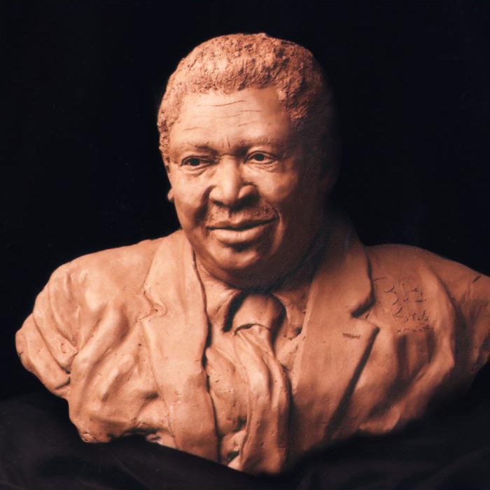 bbkingsculpt Bronze sculpture of B.B King